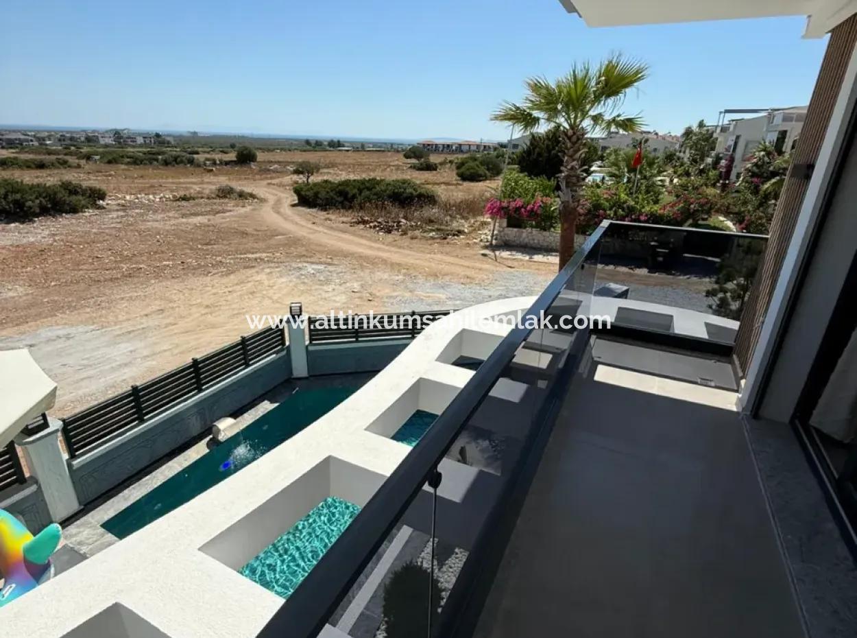 Detached Ultra Luxury 4 In 1 Villa With Sea View In Efeler – On 500 M² Land!