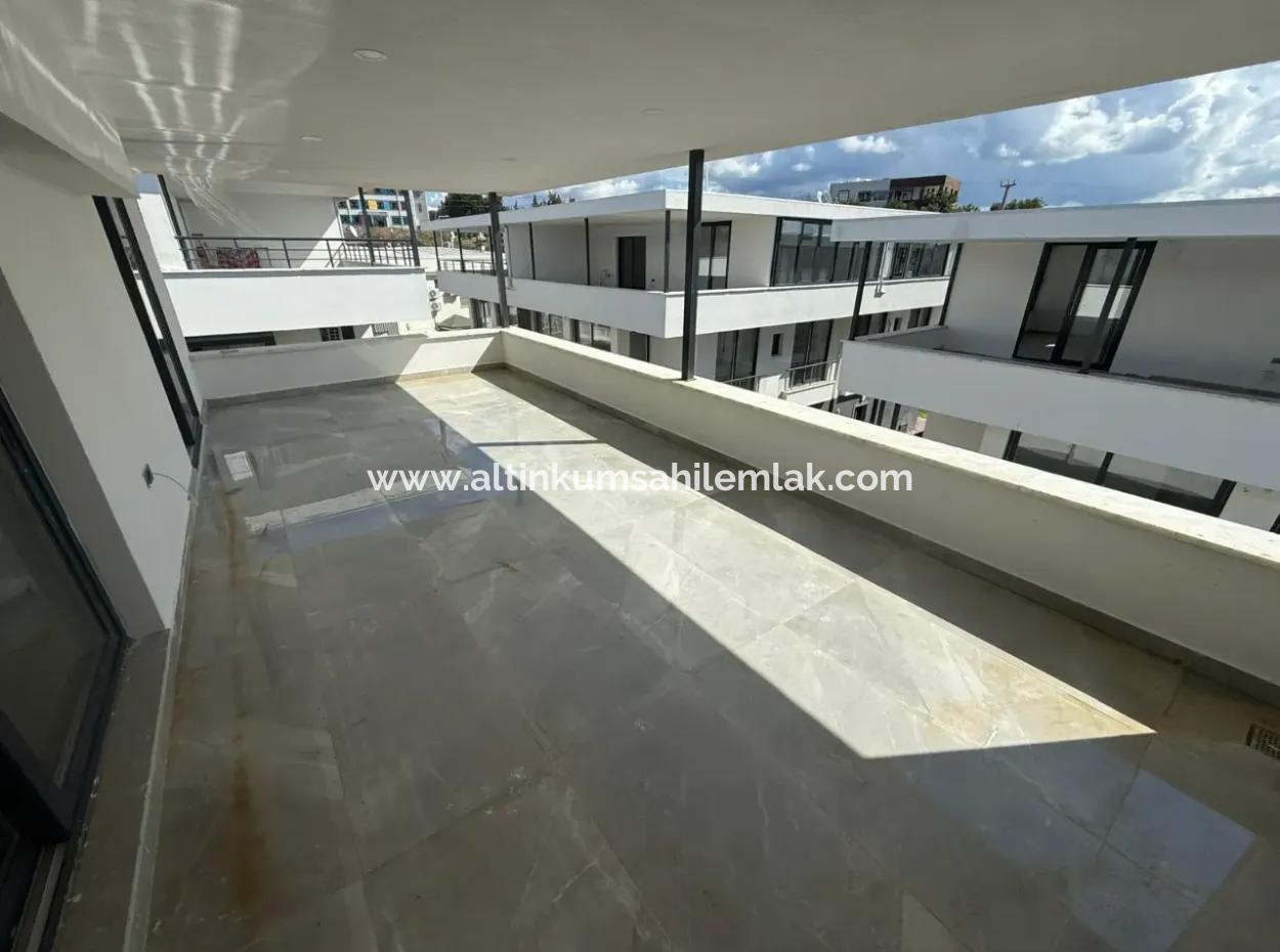 For Sale 3 Bedroom Villa İn A Complex With Swimmingpool In Mavişehir