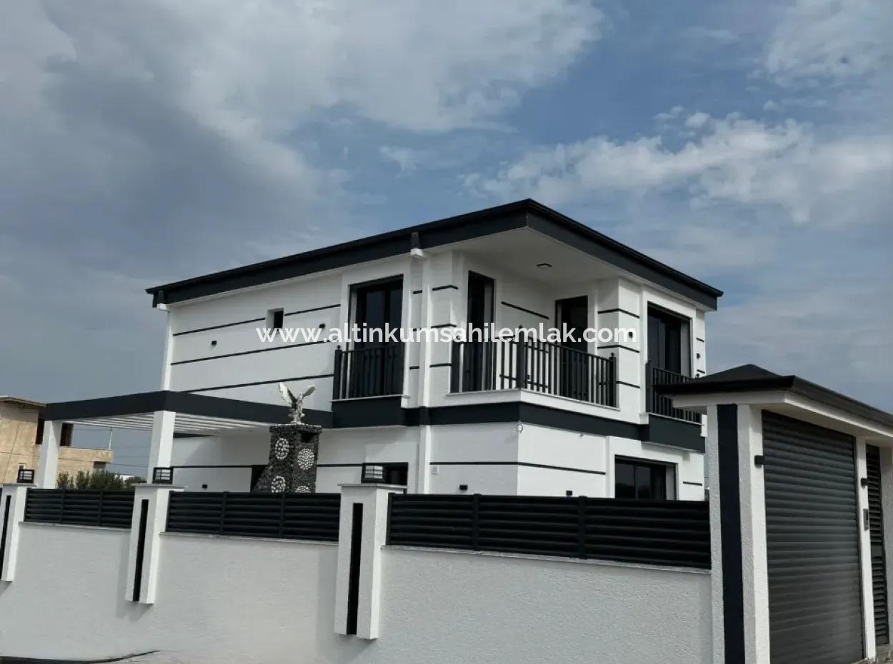 4 1 Villa With Pool For Sale In Hisar Neighborhood