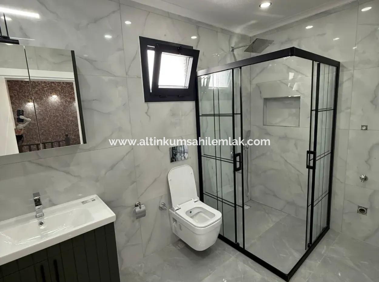 4 Bedoom Villa With Pool For Sale In Hisar Neighborhood