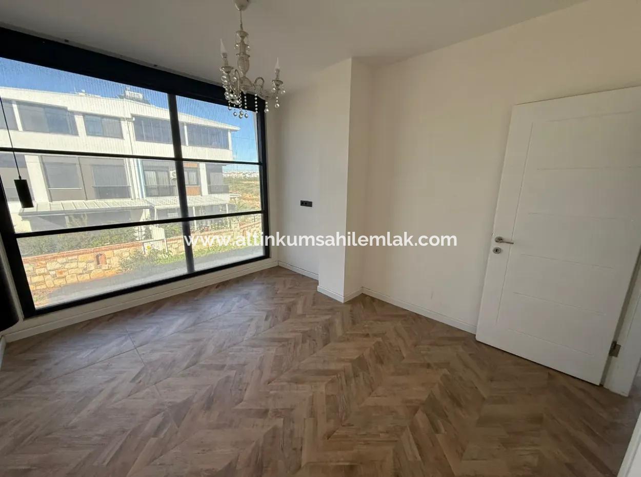 For Sale 3 Bedroom Villa In Lovely Complex In Didim