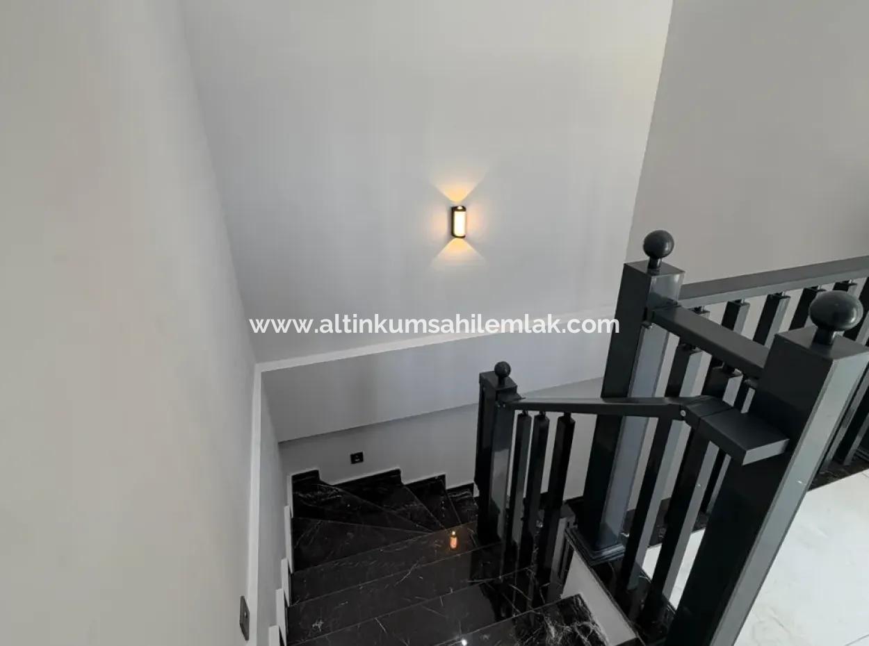 Triplex 3+1 Villa With Uninterrupted Sea View In Didim Hisar