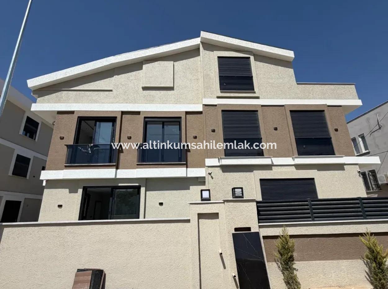 Triplex 3+1 Villa With Uninterrupted Sea View In Didim Hisar