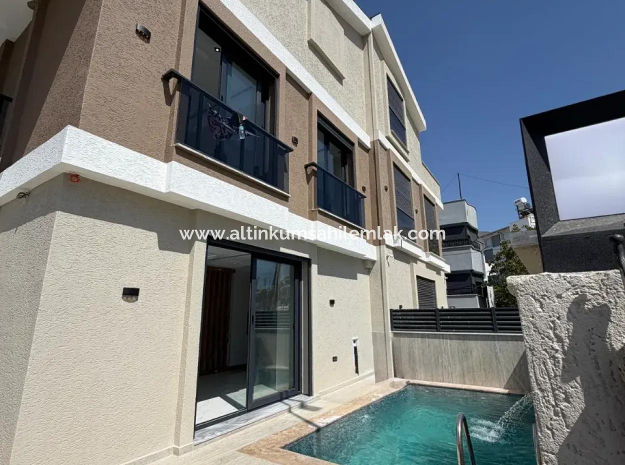 Triplex 3+1 Villa With Uninterrupted Sea View In Didim Hisar