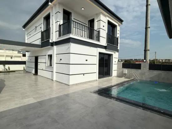 4 Bedoom Villa With Pool For Sale In Hisar Neighborhood