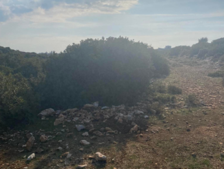 Didim Bozsekide 300M2 Land With Zoning For Sale