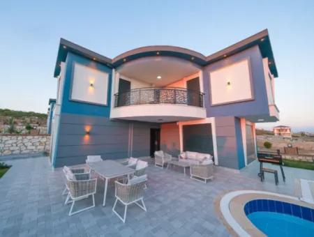 Detached Villa With  Pool For Sale In Didim Efeler Neighborhood