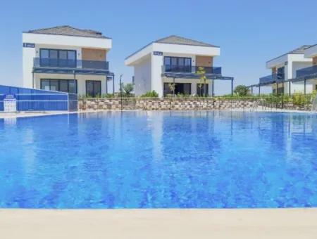 Luxury Villa For Sale In Didim Within Walking Distance To The Sea