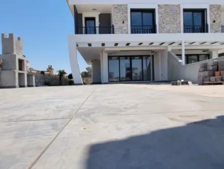 Four Bedroom Semi-Detached Villa With Private Pool In Altınkum Didim