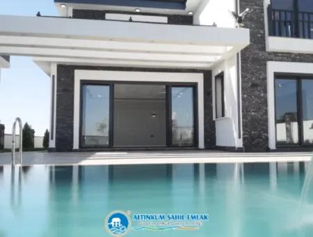 A Prestigious Living Area... Ultra Luxury Villa For Sale In Didim Altinkum