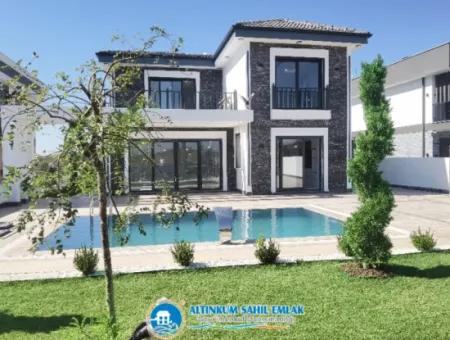 A Prestigious Living Area... Ultra Luxury Villa For Sale In Didim Altinkum