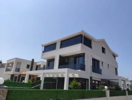 Modern Luxury  4 Bedroom Villa For Sale In Didim Efeler Neighborhood