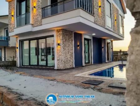 Corner And Detached Villa For Sale In Altinkum, Didim