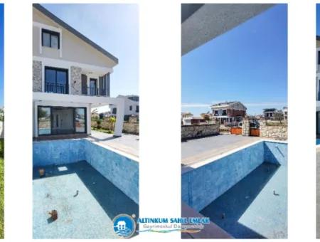 Detached And Ultra Luxury Villa For Sale In Didim, Altinkum, Efeler