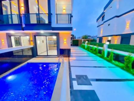 4 Bedroom Villa For Sale İn  Çamlik Mahallesi, Didim, Altinkum To The Sea