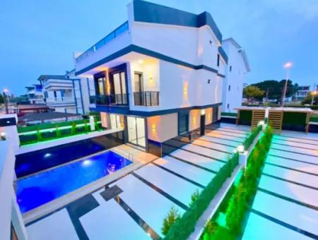 4 Bedroom Villa For Sale İn  Çamlik Mahallesi, Didim, Altinkum To The Sea