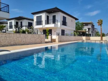 3 Bedroom Villa With Pool For Sale In Didim Efeler Neighborhood