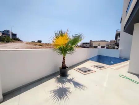 3 Bedroom Sea View Villa For Sale In Hisar Neighborhood