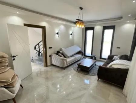 3  Bedroom, 2 Living Room  Villa With Pool For Sale In Didim Hisarda