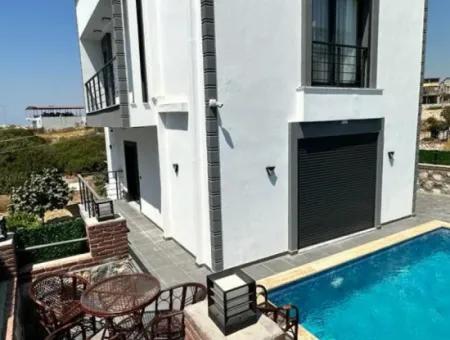 3  Bedroom, 2 Living Room  Villa With Pool For Sale In Didim Hisarda