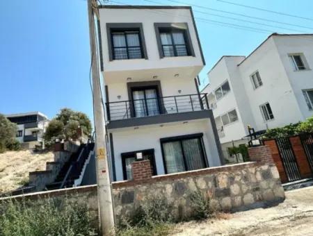 3  Bedroom, 2 Living Room  Villa With Pool For Sale In Didim Hisarda