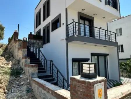 3  Bedroom, 2 Living Room  Villa With Pool For Sale In Didim Hisarda