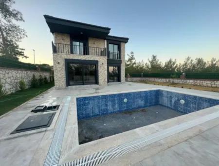 4 Bedroom Luxury Villa With Pool For Sale In Seyrantepe, Didim