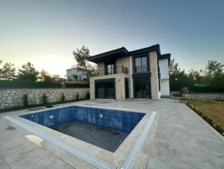 4 Bedroom Luxury Villa With Pool For Sale In Seyrantepe, Didim