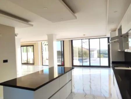 4 Bedroom Luxury Villa With Pool  For Sale In Didim Yeşiltepe