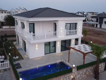 4 Bedroom Detached Villa In Efeler Mah, Didim