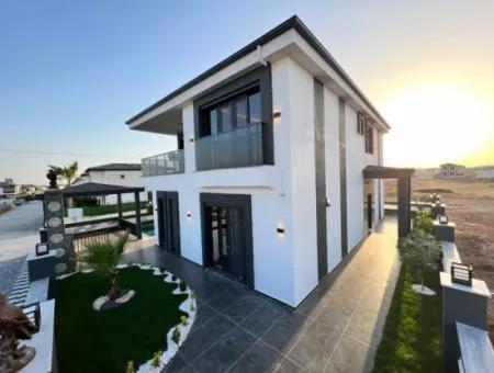 Modern 4  Bedroom Luxury Villa In Efeler Mah, Didim