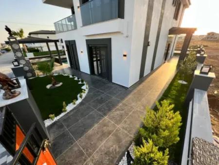 Modern 4  Bedroom Luxury Villa In Efeler Mah, Didim