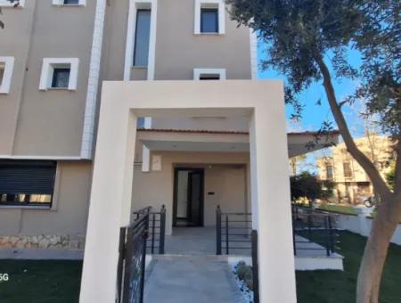 Four Bedroom Villa In Altınkum Çamlık Area Didim