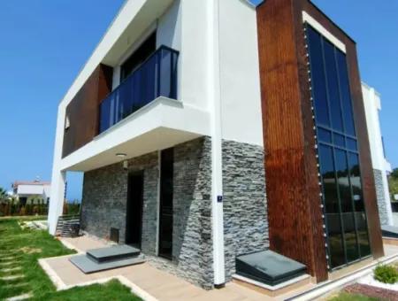 For Sale 5 Bedroom Villa In Kuşadasi