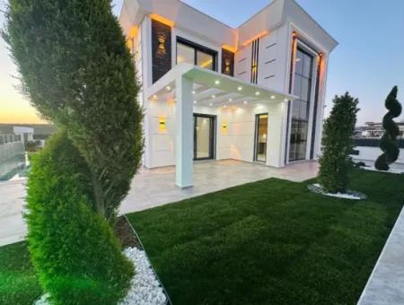 Luxury 4 1 Detached Pool Villa In 400M2 Plot In Didim Efeler Neighborhood