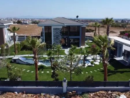 Detached Ultra Luxury 4 In 1 Villa With Sea View In Efeler – On 500 M² Land!