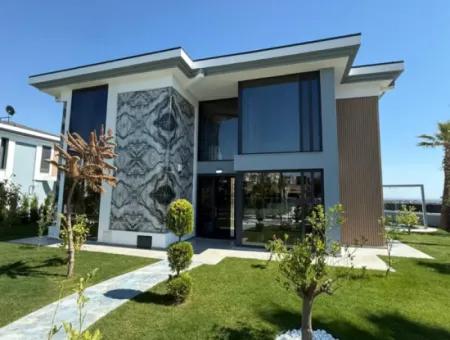 Detached Ultra Luxury 4 In 1 Villa With Sea View In Efeler – On 500 M² Land!