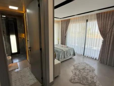 Detached Ultra Luxury 4 In 1 Villa With Sea View In Efeler – On 500 M² Land!