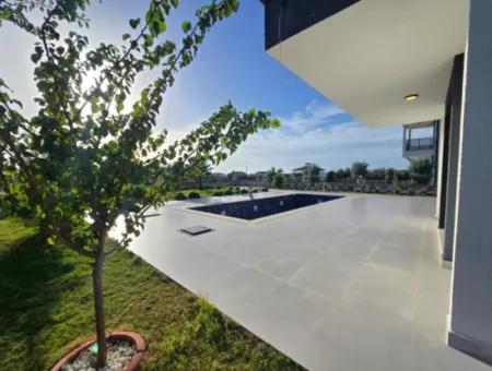 4 Bedroom Detached Villa In Green Hill