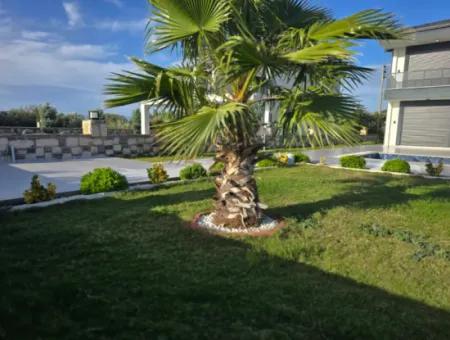 4 Bedroom Detached Villa In Green Hill