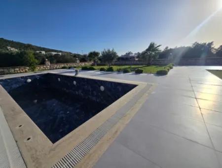 4 Bedroom Detached Villa In Green Hill