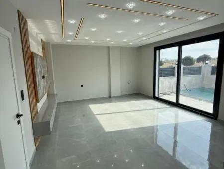 4 1 Villa With Pool For Sale In Hisar Neighborhood