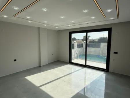 4 1 Villa With Pool For Sale In Hisar Neighborhood