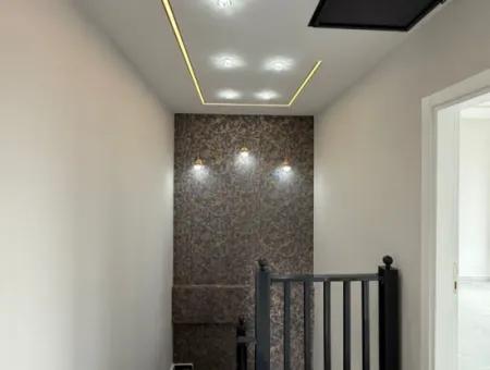 4 Bedoom Villa With Pool For Sale In Hisar Neighborhood