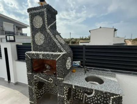 4 1 Villa With Pool For Sale In Hisar Neighborhood