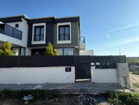 3 1 Furnished Villa For Sale In Aydın Didim Hisar, Corner Pool, Close To The Sea