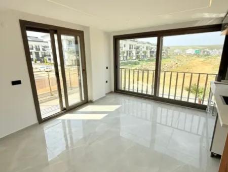 2 1 Brand New Spacious Flat In A Pool Site For Sale In Didim Cumhuriyet Neighborhood