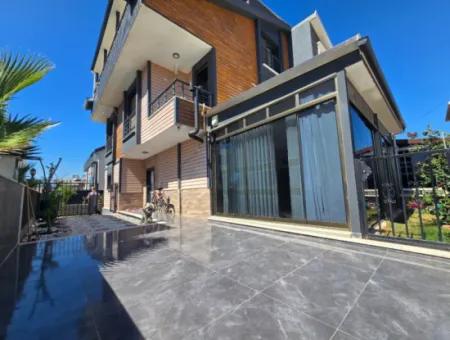 For Sale Exclusive 4 Bedroom Semi-Detached Villa In Altınkum