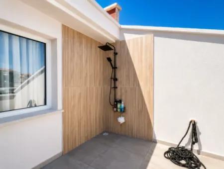 Didim Efeler Neighborhood, Renovated 3+1 Apartment, 160 M², 2 Bathrooms, Swimming Pool