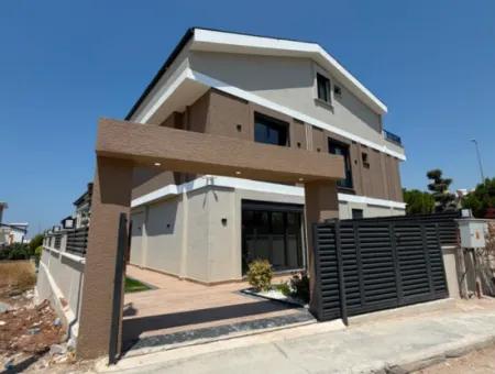 3-Bedroom Villa With Garden And Pool Near The Sea In Didim! ????